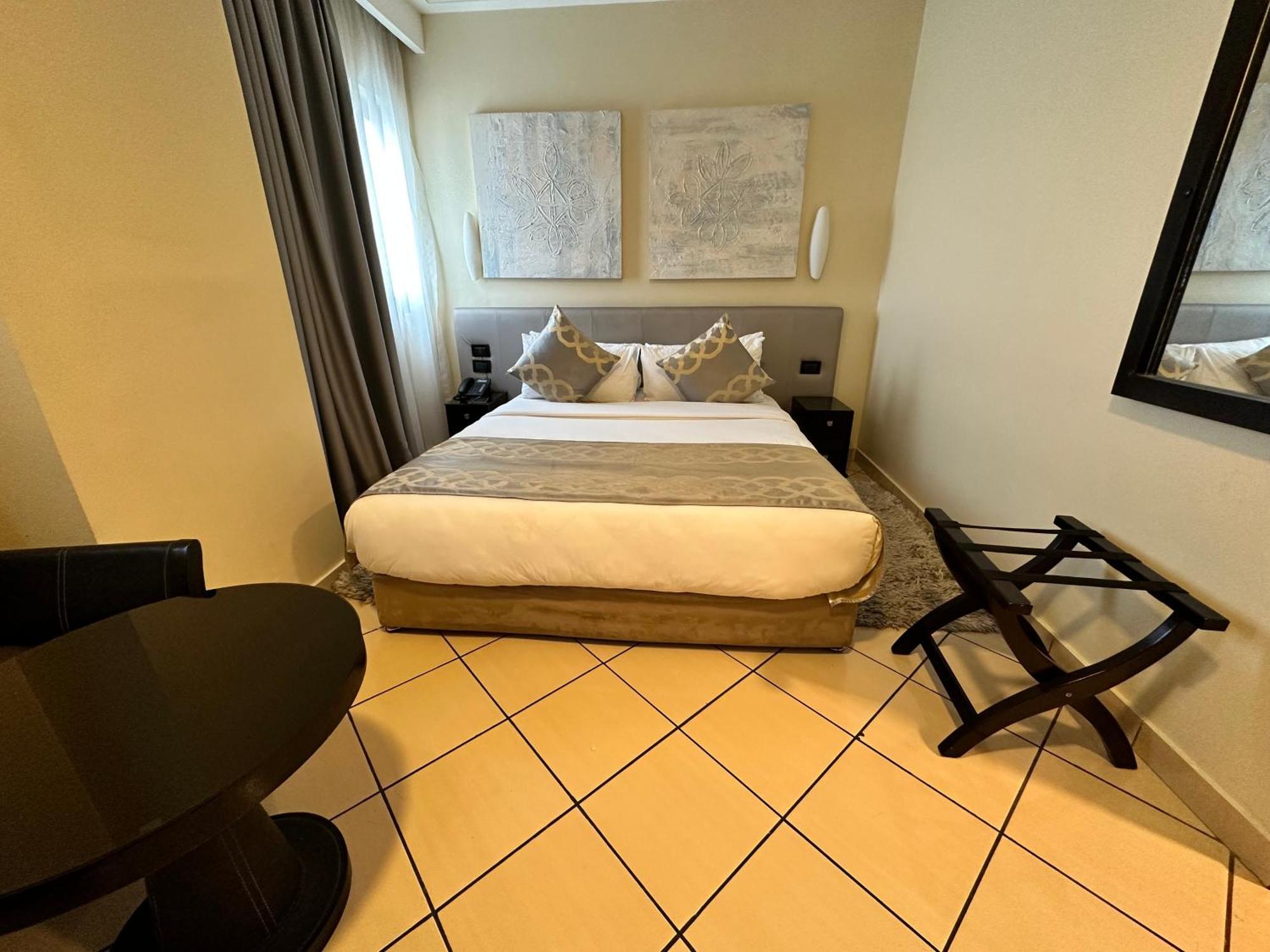 Oak Plaza Hotels East Airport Accra Kültér fotó