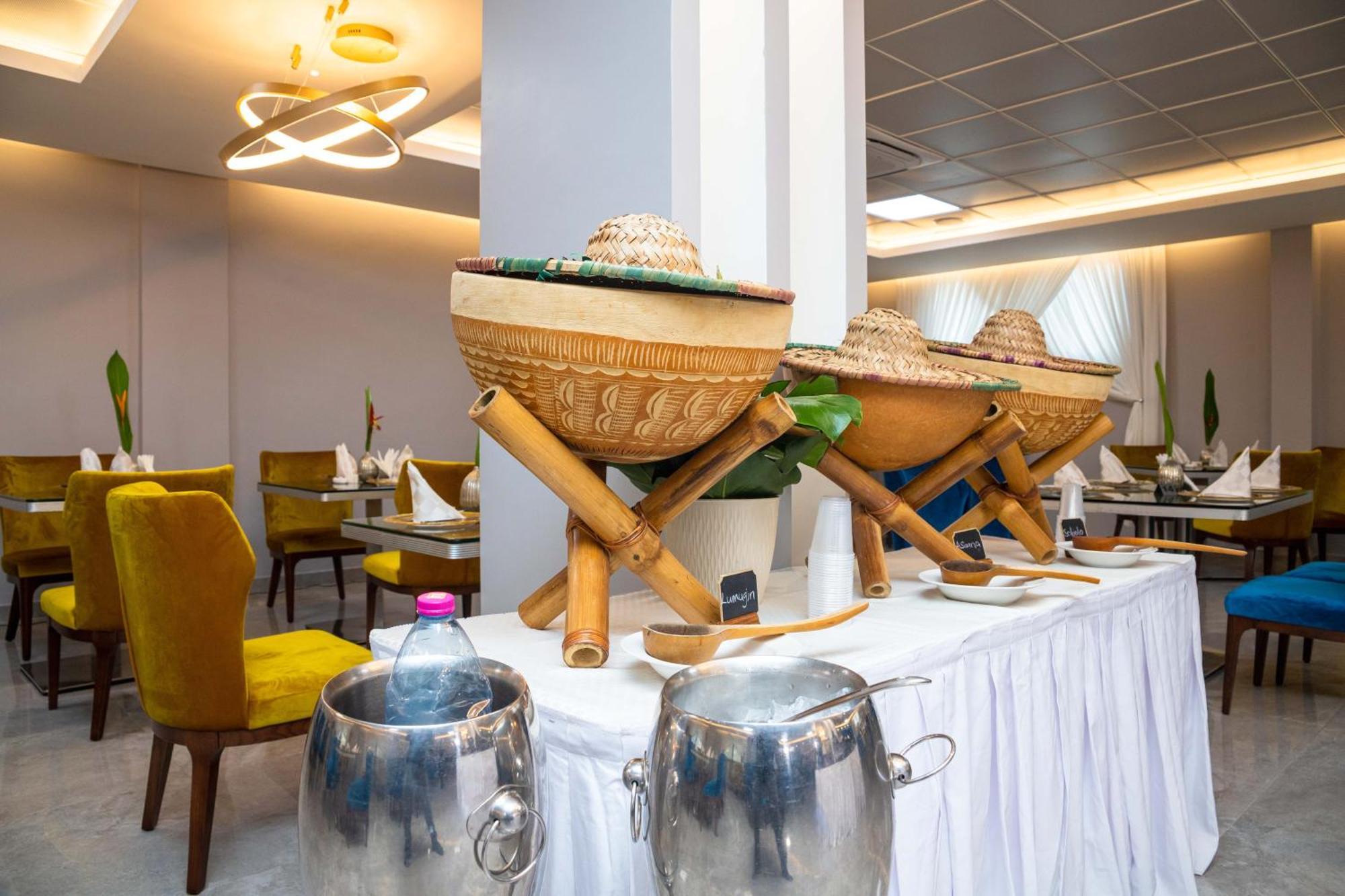 Oak Plaza Hotels East Airport Accra Kültér fotó