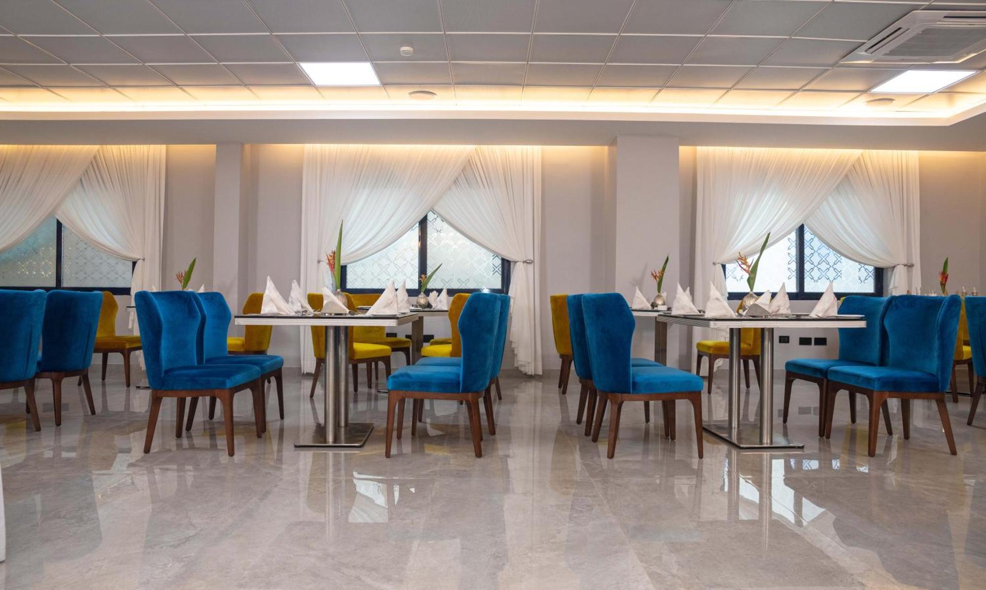 Oak Plaza Hotels East Airport Accra Kültér fotó