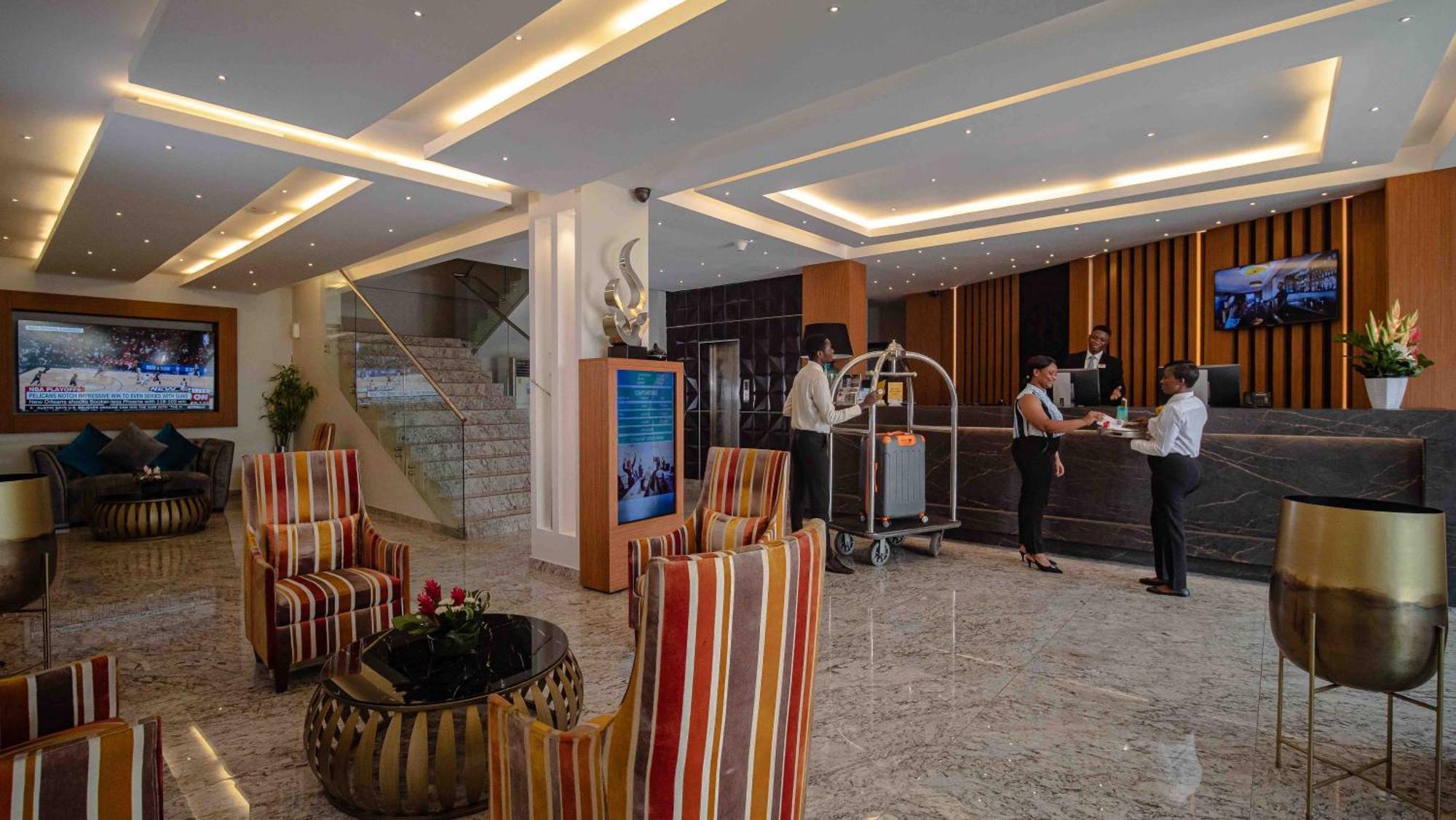 Oak Plaza Hotels East Airport Accra Kültér fotó