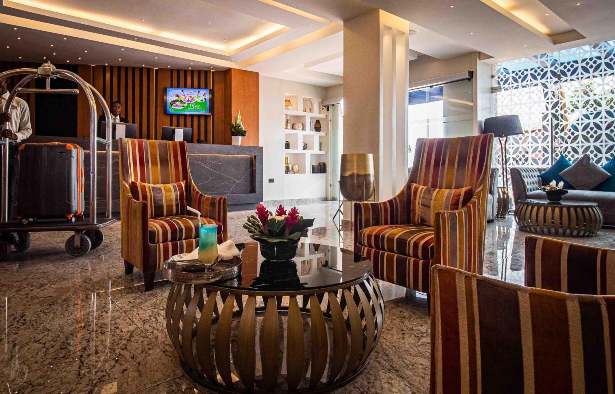Oak Plaza Hotels East Airport Accra Kültér fotó